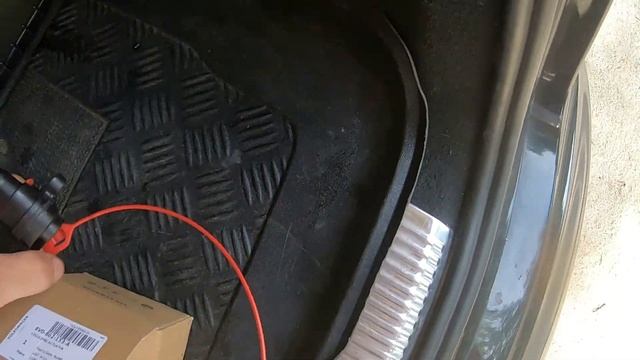 Wymiana zamka (siłownika) klapki wlewu AUDI A6 C7 смотреть онлайн