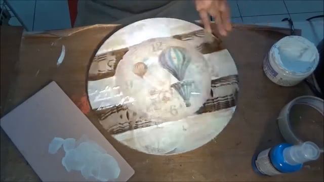 Studio Deocupage Tutorial (Basic) Shabby Mixed Media Clock смотреть онлайн