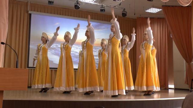 "Утушки", ансамбль "Улыбка", рук. Насырова А. Г., 05.03.21 г., ФМЛ 93 г. Уфа смотреть онлайн
