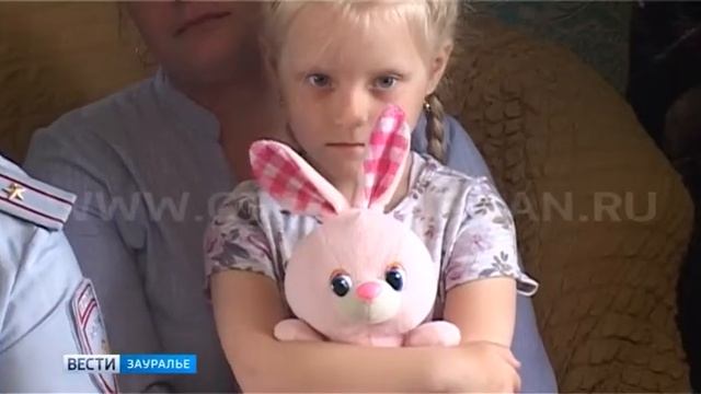 Многодетную семью полицейских охраняет дворняга по кличке Бобик смотреть онлайн