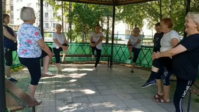 В Чебоксарах граждане пожилого возраста бодры несмотря на жару смотреть онлайн