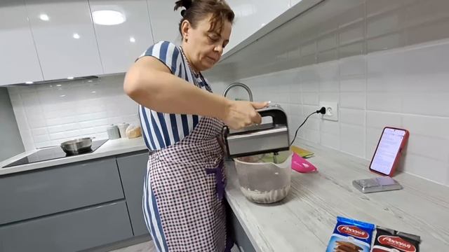 будни ДОМОхозяйки?НА КУХНЕ с ДОЧКОЙ?А у НАС ПЕЛЬМЕНИ и ДЕСЕРТ на МИЛЛИОН(?делюсь рецептом) смотреть онлайн