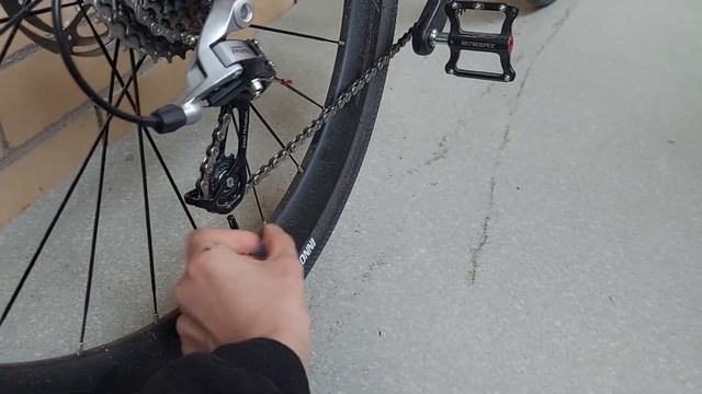 как накачать велосипедное колесо presta большим насосом смотреть онлайн