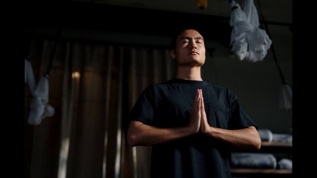 ЙОГА!!!!!20 МИНУТ РАССЛАБЛЯЮЩЕЙ МУЗЫКИ ДЛЯ МЕДИТАЦИИ! смотреть онлайн