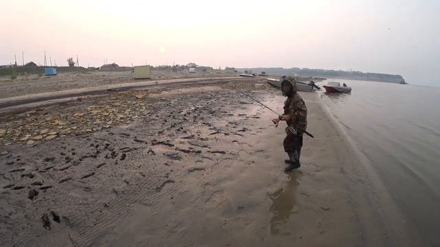 Ловим ЯЗЯ с детьми севера на реке Лена! Якутия Yakutia смотреть онлайн