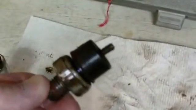 97 TAURUS GL 3.0 ENG--OIL PRESSURE SWITCH--SEE COMMENT