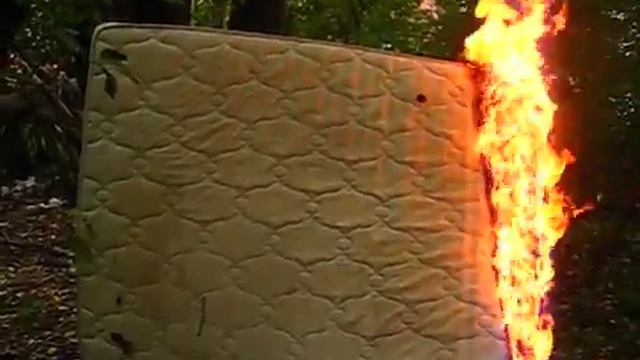 сожгли гиганский матрас!!! смотреть онлайн