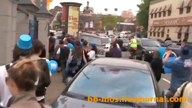 ФЛеш моБ Синих ведерок. Разгон Синих Ведерок. смотреть онлайн