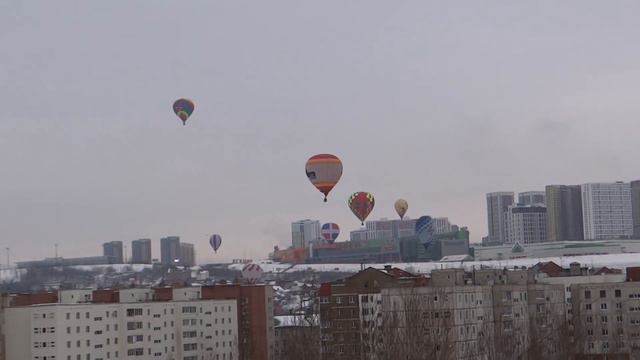 Парад воздушных шаров в Уфе 19.01.2020 - Фестиваль Самрау смотреть онлайн