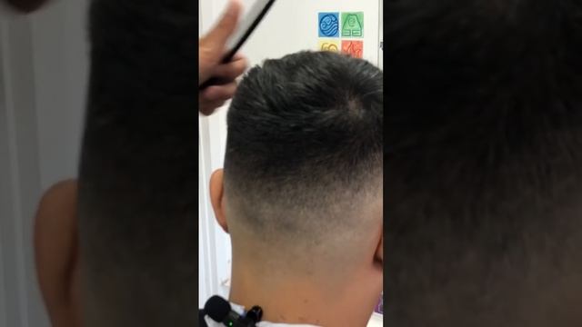 ?ASMR Звуки Стрижки Волос Машинкой | SHORTS смотреть онлайн