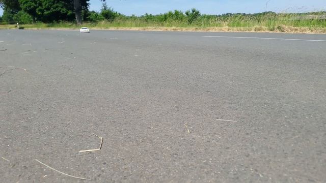 Tamiya Honda NSX Raybrig Concept GT TT-02 racing on a closed road смотреть онлайн