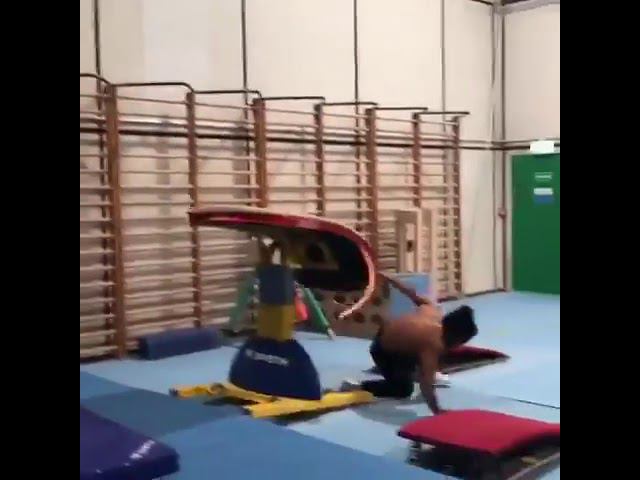 That had to hurt смотреть онлайн