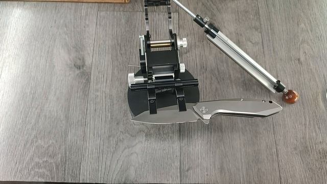 Заточка складного ножа Ruike P135-SF. Эльборы Kosim, Точилка TSPROF Blitz Pro смотреть онлайн