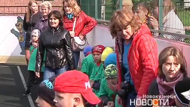 На футбольном поле снова воспитанники детских садов смотреть онлайн