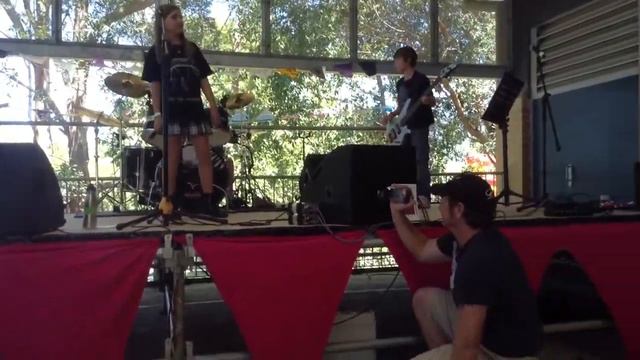 Ashley Roulstone / Rose amongst Thorns. Oct 2013 Long way to the top - ACDC смотреть онлайн