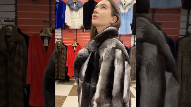 Шуба из меха шиншиллы, производство Греция, английский воротник смотреть онлайн