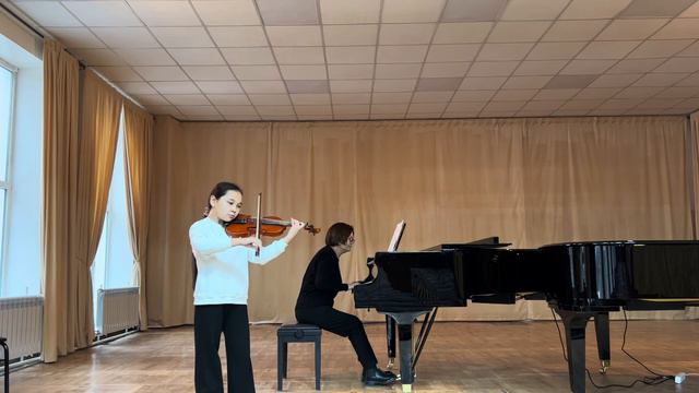 Ф.Крейслер. Прелюдия и аллегро. Исполняет Наима Рахимджанова. Концертмейстер З.Осмонова смотреть онлайн