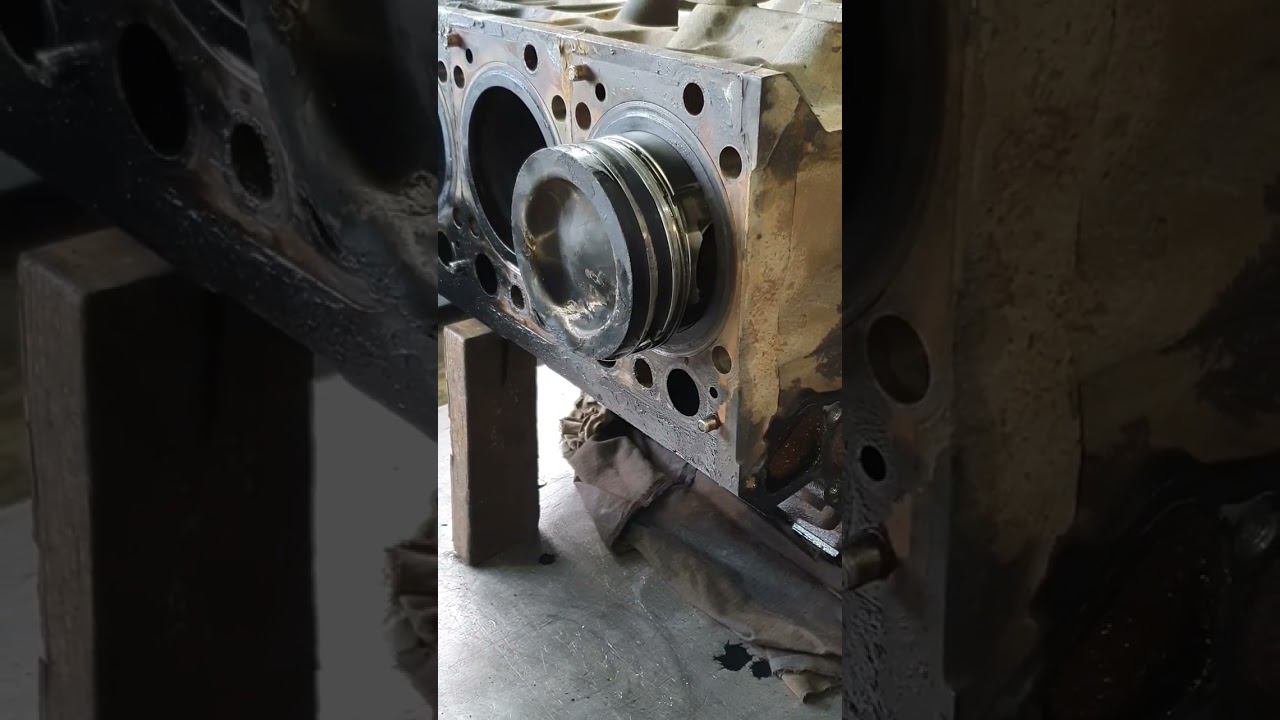 Извлечение поршня из гильзы///ACTROS смотреть онлайн