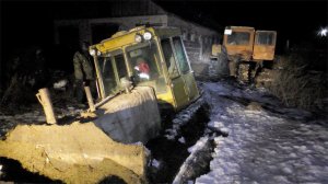 Эвакуация утонувшего трактора ДТ-75 из говна