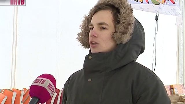 На площади Маркина в новогоднем городке открылся каток смотреть онлайн