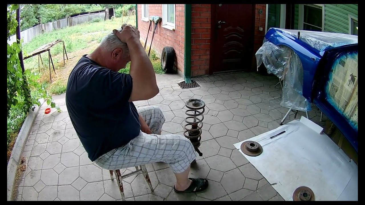 Конструкция выходного дня. Разбиратель передних стоек автомобиля. смотреть онлайн