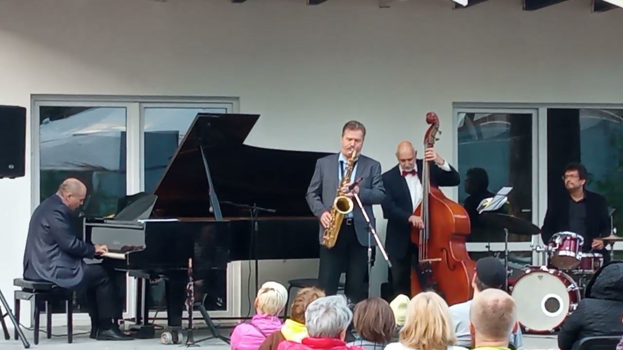 Иван Волков и Игорь Уланов, заслуженные артисты России (2) смотреть онлайн