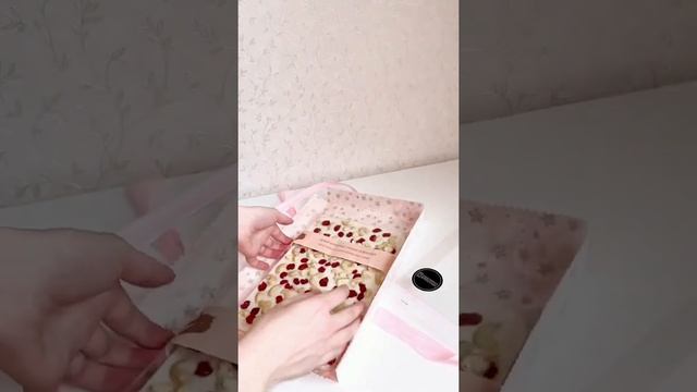 Шоколад pучнoй pабoты марки Callebaut. Большая плитка. Белый шоколад с вишней и кешью. Ручная работ смотреть онлайн