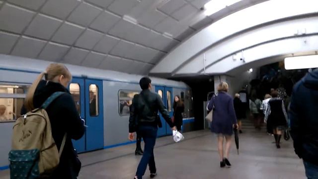 Станция метро Сходненская, Электропоезда 81-760 Ока смотреть онлайн