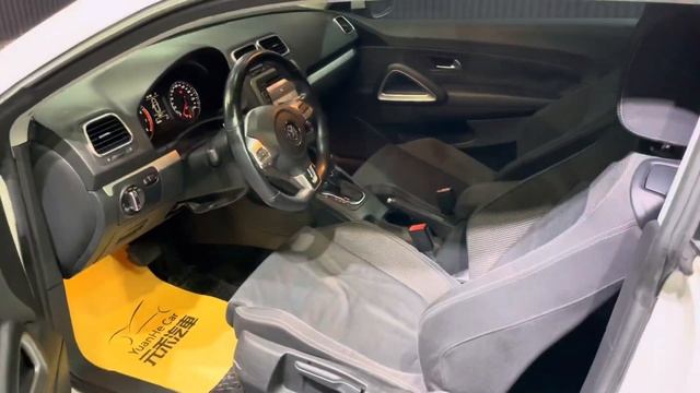 正2011年 Volkswagen Scirocco 1.4 TSI Sky 白色 實車實價 保證實車實價只賣39.8萬 (121) смотреть онлайн