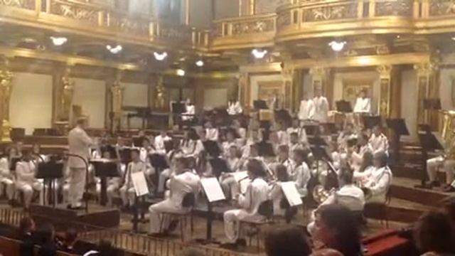 ΦΕ ΜΑΝΤΖΑΡΟΣ Wiener Musikverein