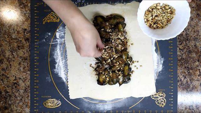 Пироги с кабачком и луком