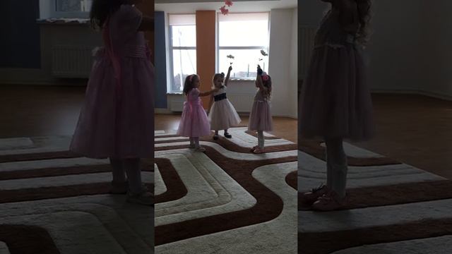 Танец цветочки(детский садик)маленькие детки смотреть онлайн