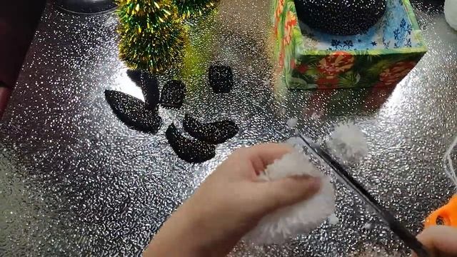 DIY. Новогодняя композиция на стол своими руками! Символ года чёрный кролик своими руками из ниток) смотреть онлайн