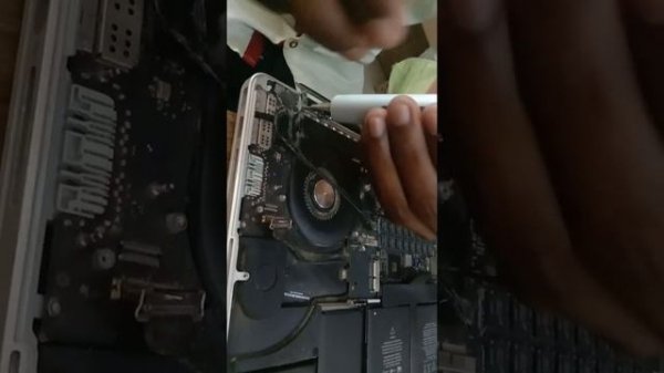 Apple Mac Book Pro a1398