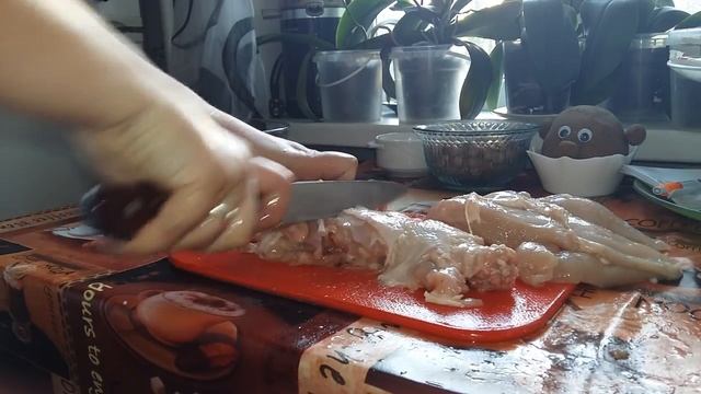 Ням-нямки: "разборки" с куриной дамой. ВКУСНЕЙШИЙ МАРИНАД И ПРИГОТОВЛЕНИЕ! !! смотреть онлайн
