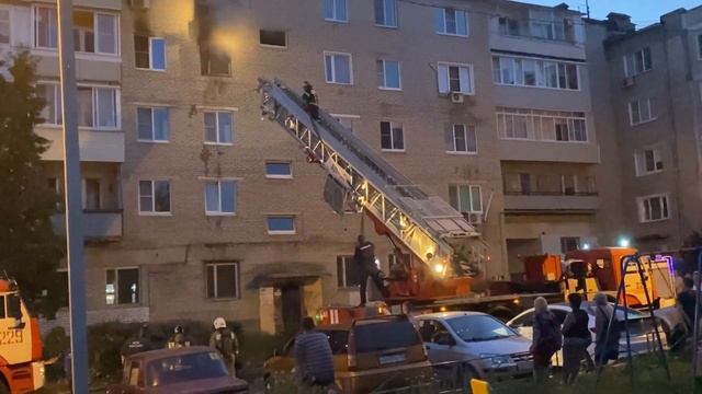 Пожар Луховицы горит квартира. смотреть онлайн