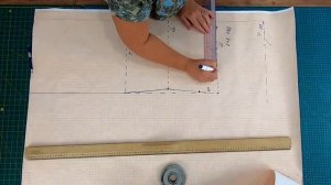 Самое простое построение Выкройки. Такое Построение можно выполнить сразу на Ткани.mp4