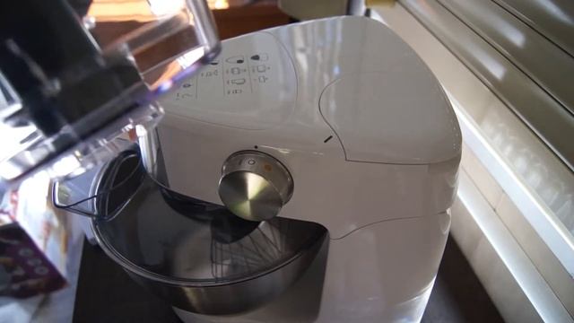 Kenwood KHC29 价值199欧元的厨师机开箱，还有超多配件 смотреть онлайн