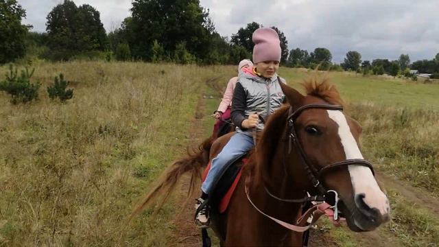 Прогулка девочек смотреть онлайн