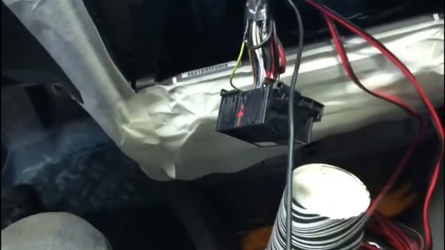 Ford Focus 2 Сабвуфер под сиденье от штатного головного устройства смотреть онлайн