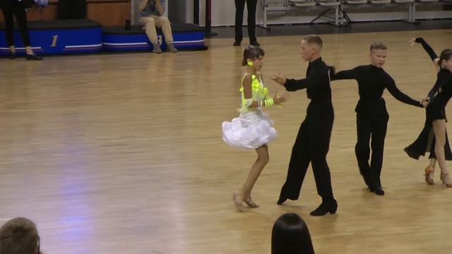 Юниоры 1 открытый класс финал La 04 смотреть онлайн