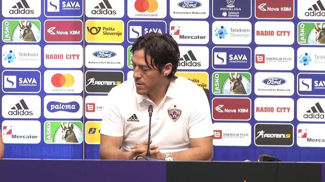 Martin Milec in Mauro Camoranesi pred nadaljevanjem Prve lige in temo proti Bravu (10.9.2020) смотреть онлайн