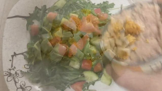 ЛЁГКИЙ САЛАТ ИЗ ТУНЦА НА КАЖДЫЙ ДЕНЬ. Tuna salad. смотреть онлайн