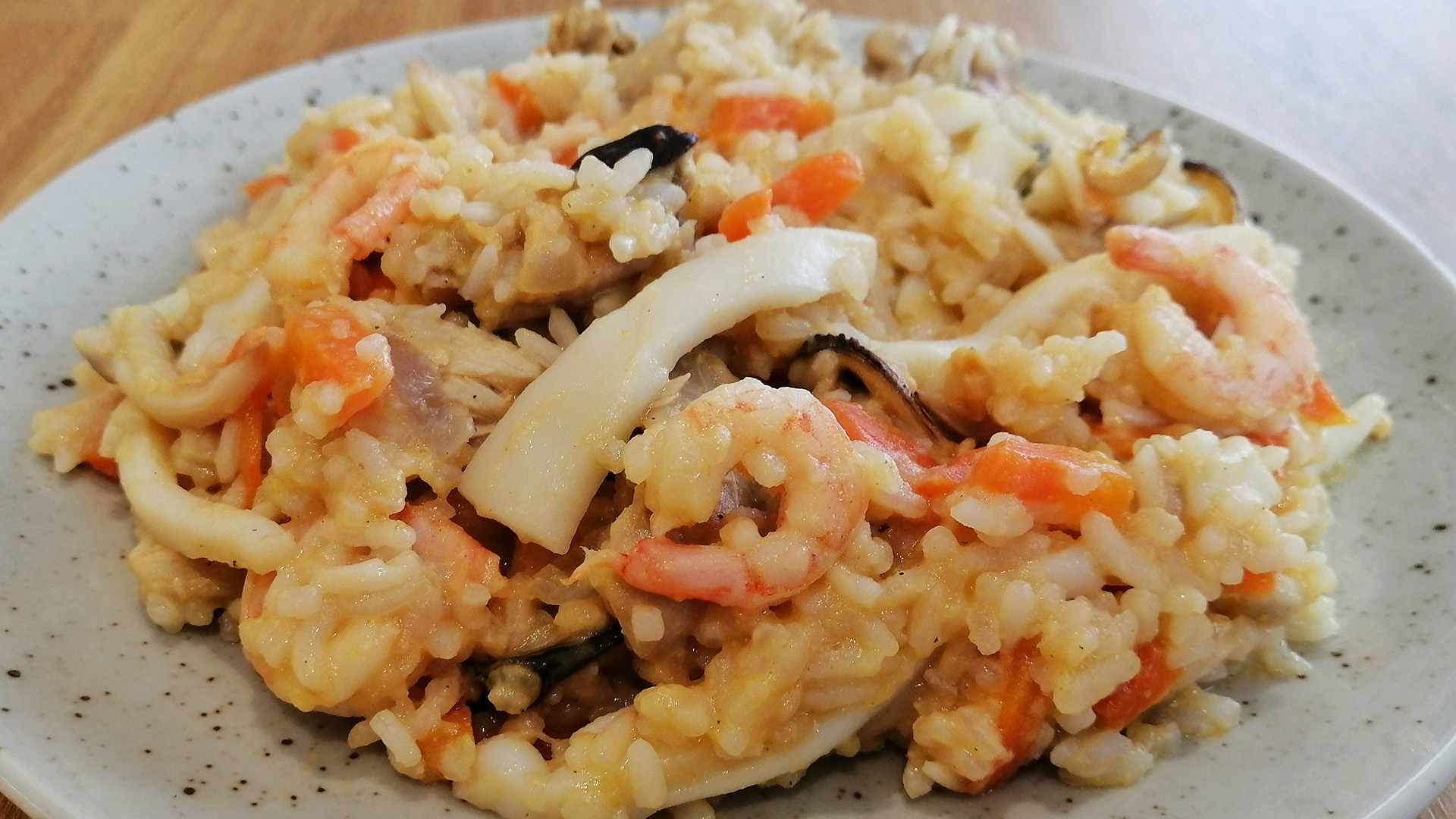 ДИЕТИЧЕСКАЯ ИСПАНСКАЯ ПАЭЛЬЯ с курицей и морепродуктами смотреть онлайн