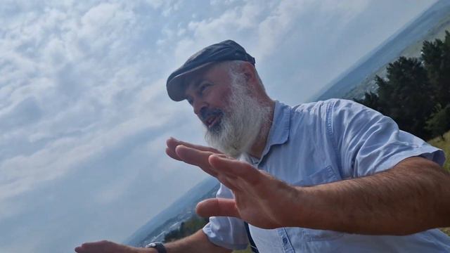 Кто связан с небесами, не упадет на земле смотреть онлайн
