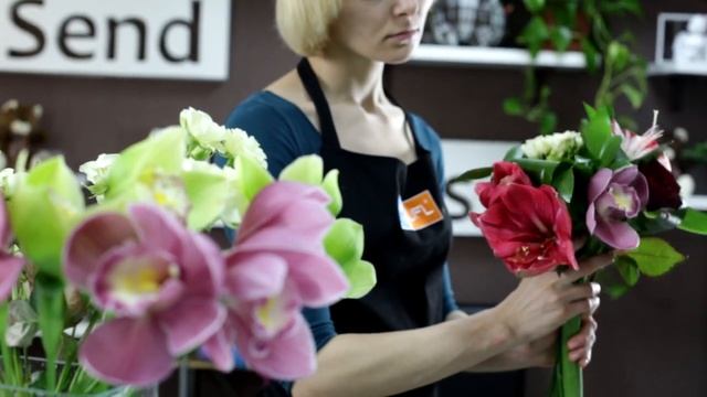 Как поздравить девушку 8 марта. Сюрприз для любимой смотреть онлайн