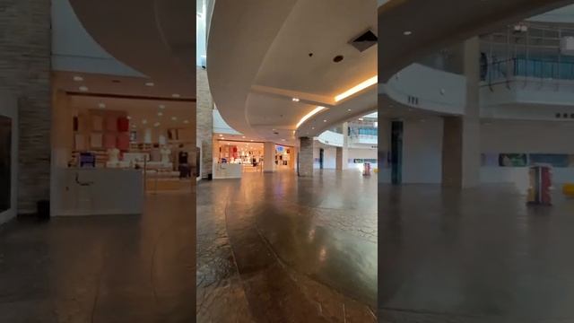 Как выглядит ТЦ Джангцейлон без туристов на Пхукете. (видео для телефонов) смотреть онлайн