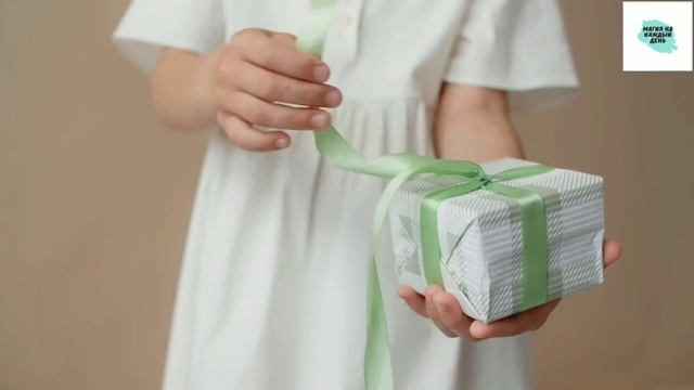 Какие подарки нельзя дарить.Приметы смотреть онлайн