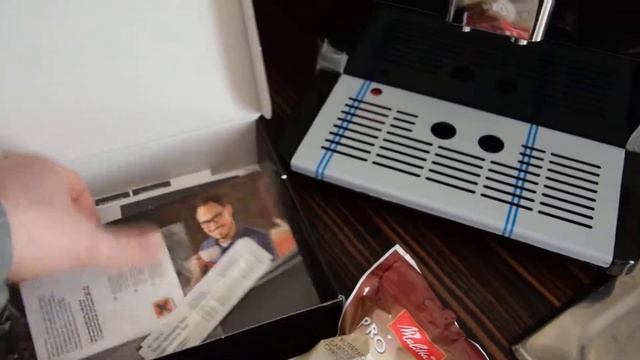 Melitta Caffeo Gourmet E 965 unboxing / auspacken смотреть онлайн