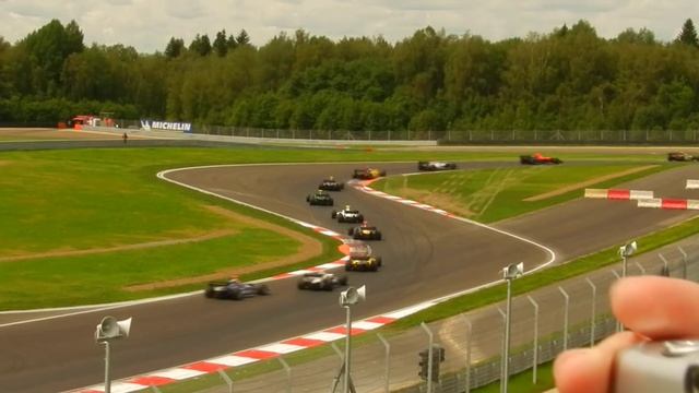 Первый круг первой гонки Formula Renault 3.5 на Moscow Raceway смотреть онлайн